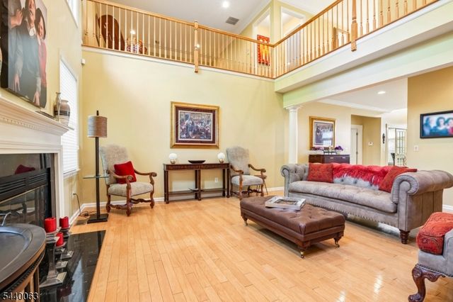 17 Coggins Ln, West Orange Twp., NJ 07052