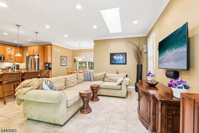 17 Coggins Ln, West Orange Twp., NJ 07052