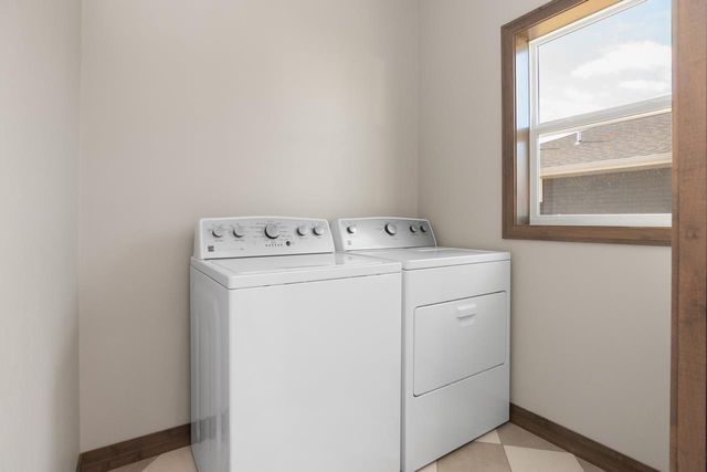 2513 TIPPERARY TRAIL, De Pere, WI 54115