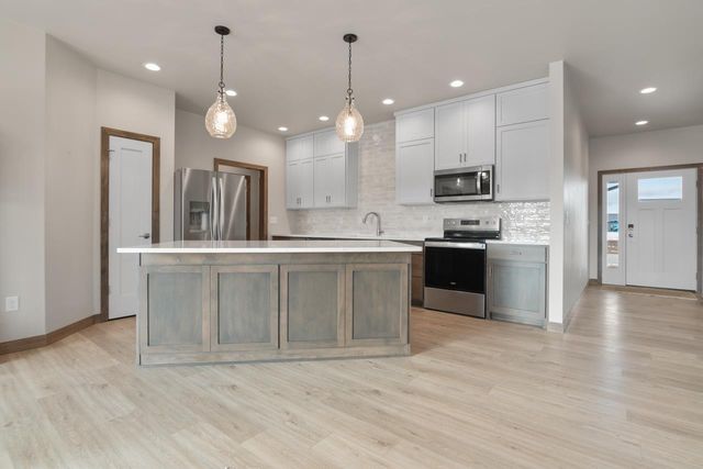 2513 TIPPERARY TRAIL, De Pere, WI 54115