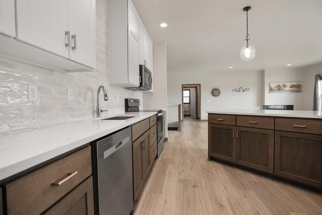 2513 TIPPERARY TRAIL, De Pere, WI 54115