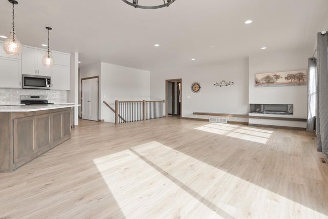 2513 TIPPERARY TRAIL, De Pere, WI 54115