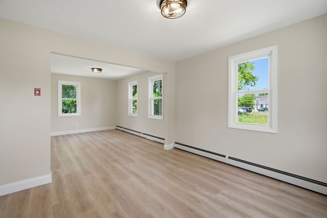 4 Wilson St, Wilbraham, MA 01095