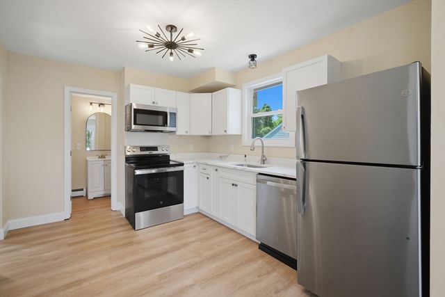 4 Wilson St, Wilbraham, MA 01095
