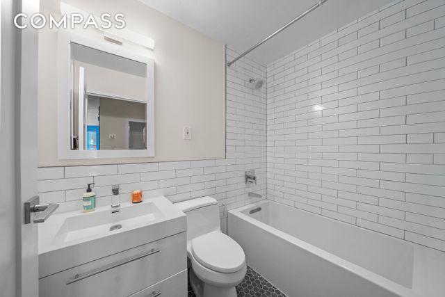 105 W 117th St Apt B, New York City, NY 10026