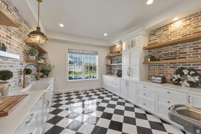 378 N CLEGG CANYON DR, Mapleton, UT 84664
