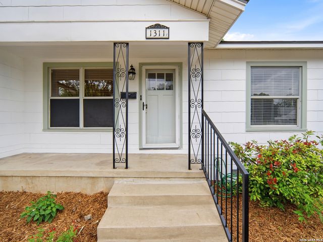 1311 W ROSEWOOD AVE, San Antonio, TX 78201