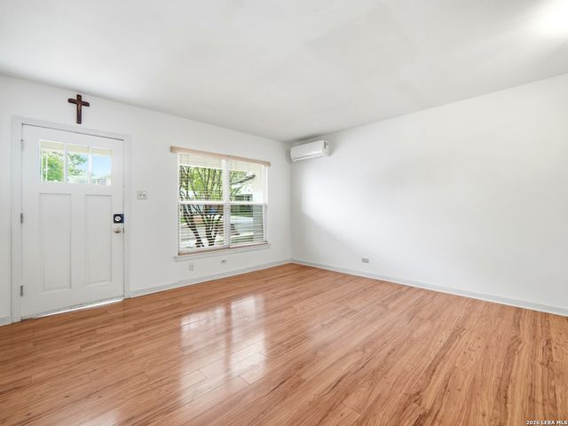 1311 W ROSEWOOD AVE, San Antonio, TX 78201