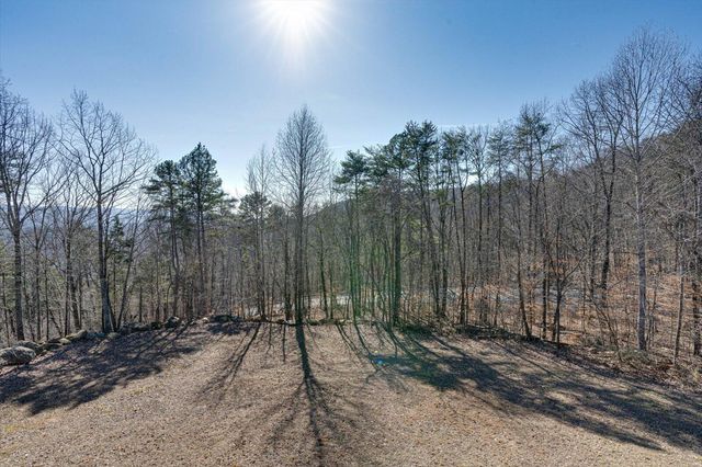 2000 Fredonia Road, Dunlap, TN 37327
