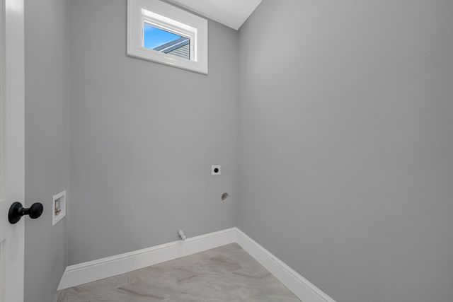 11 Adams Ln 11, Sherborn, MA 01770
