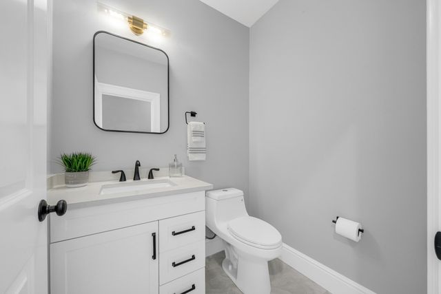 11 Adams Ln 11, Sherborn, MA 01770