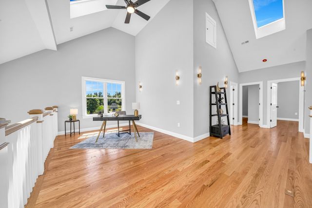 11 Adams Ln 11, Sherborn, MA 01770