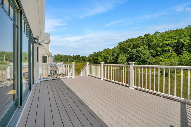 11 Adams Ln 11, Sherborn, MA 01770