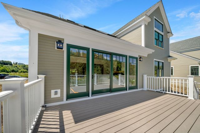 11 Adams Ln 11, Sherborn, MA 01770