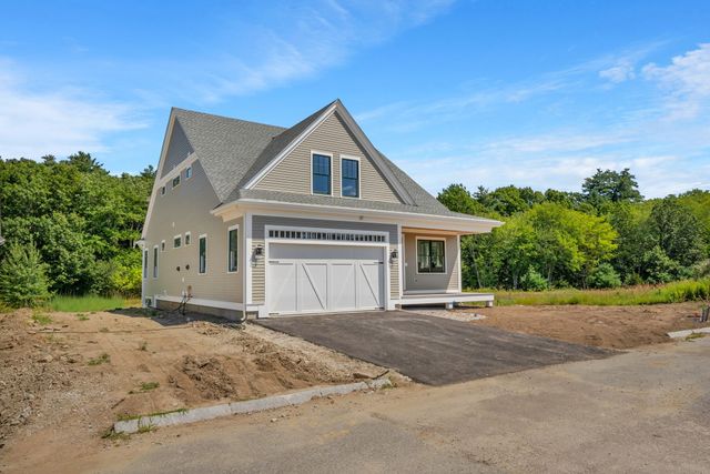 11 Adams Ln 11, Sherborn, MA 01770