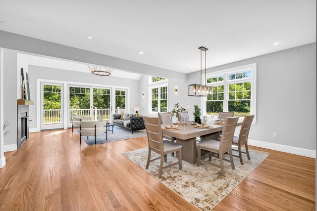 11 Adams Ln 11, Sherborn, MA 01770