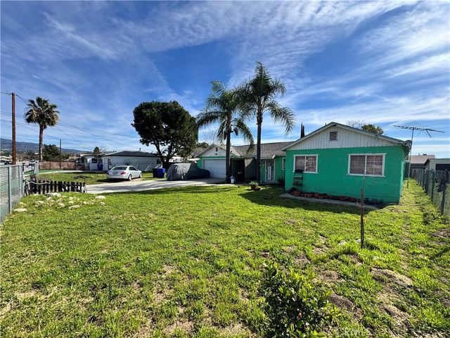 32271 Avenue E, Yucaipa, CA 92399