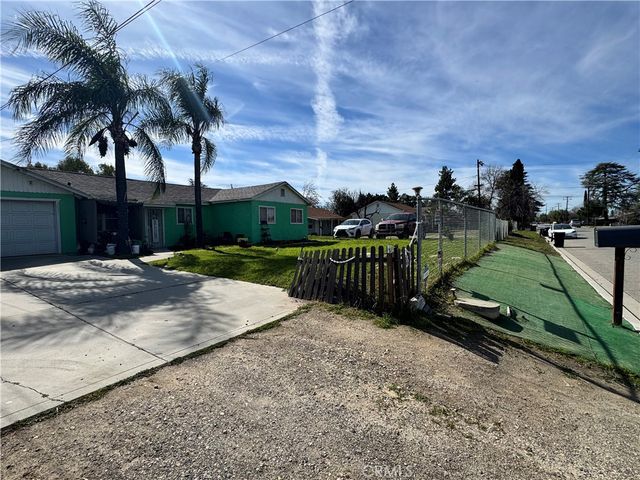 32271 Avenue E, Yucaipa, CA 92399
