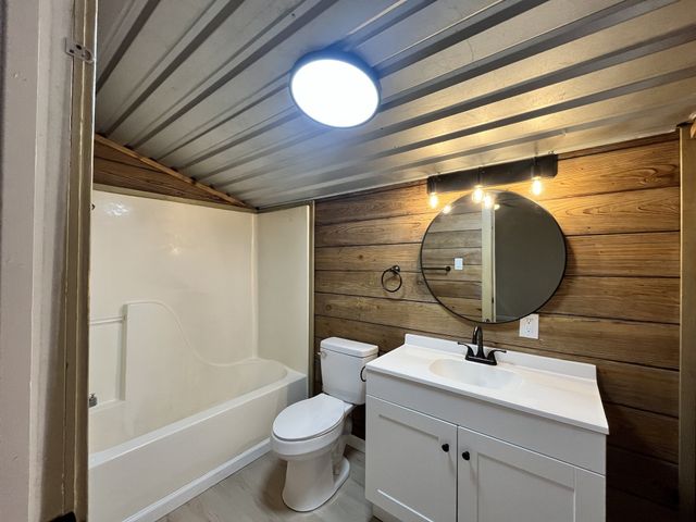 106 Timbercrest Drive, Mabank, TX 75156