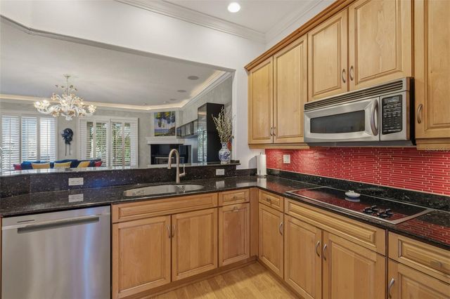 615 SAXONY BOULEVARD, St Petersburg, FL 33701