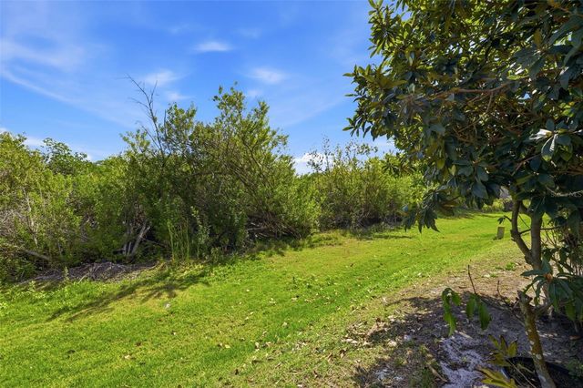 615 SAXONY BOULEVARD, St Petersburg, FL 33701