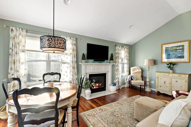 16 Butten Mews 16, Plymouth, MA 02360