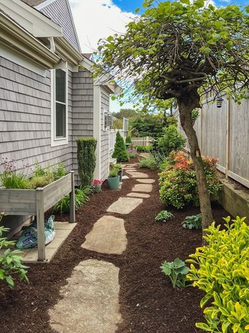 16 Butten Mews 16, Plymouth, MA 02360