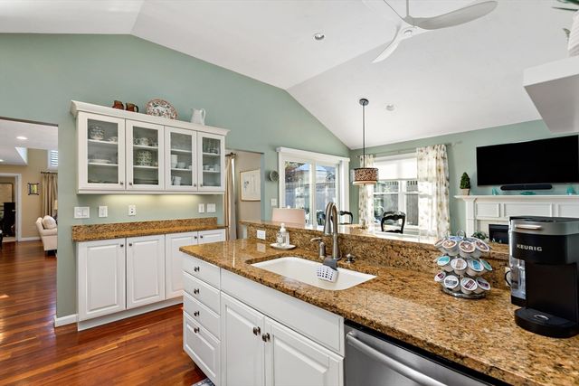 16 Butten Mews 16, Plymouth, MA 02360