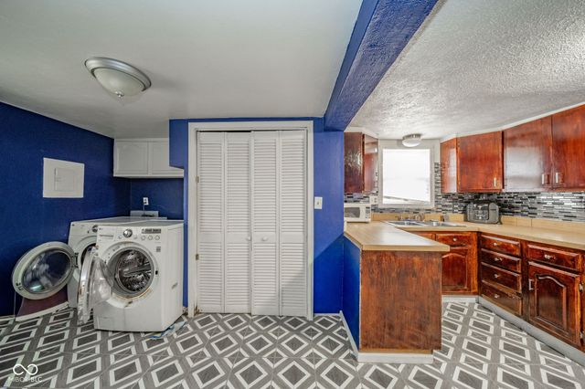 706 E 32nd Street, Anderson, IN 46016