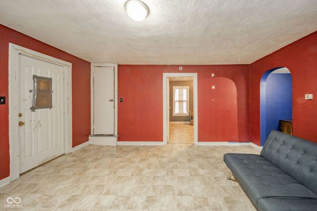 706 E 32nd Street, Anderson, IN 46016