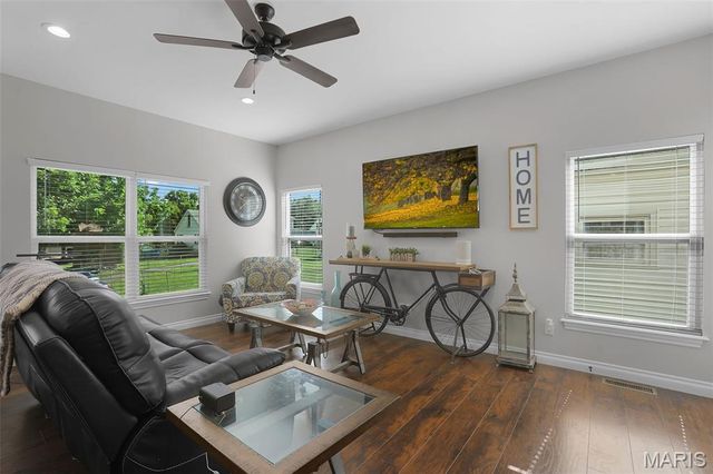 149 W Lincoln Street, Collinsville, IL 62234