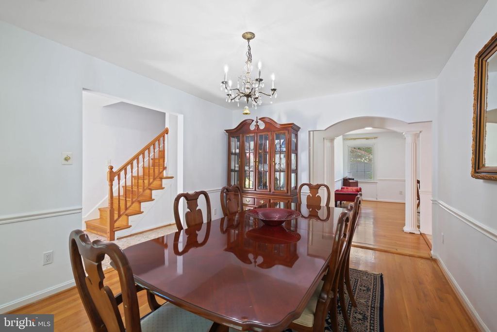 Image 14 of property listing at 11917 REYNOLDS AVE, Potomac, MD 20854