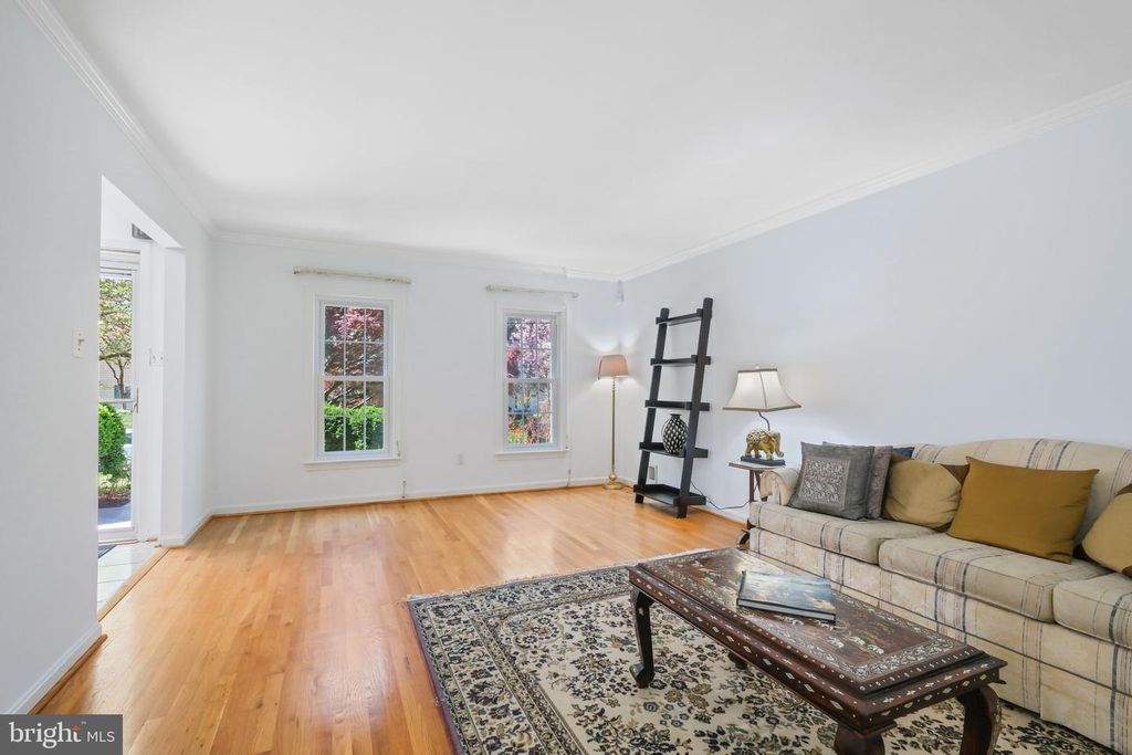 Image 17 of property listing at 11917 REYNOLDS AVE, Potomac, MD 20854