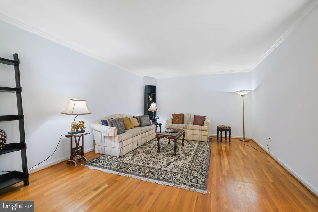 Image 18 of property listing at 11917 REYNOLDS AVE, Potomac, MD 20854