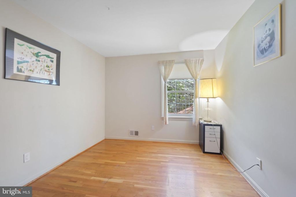 Image 29 of property listing at 11917 REYNOLDS AVE, Potomac, MD 20854