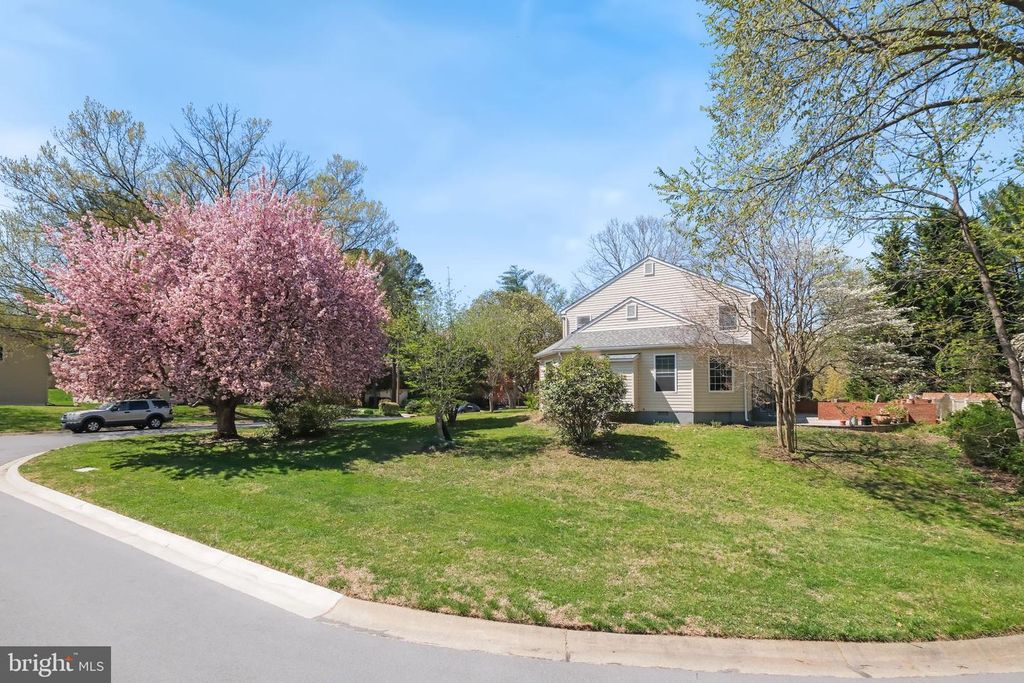 Image 38 of property listing at 11917 REYNOLDS AVE, Potomac, MD 20854