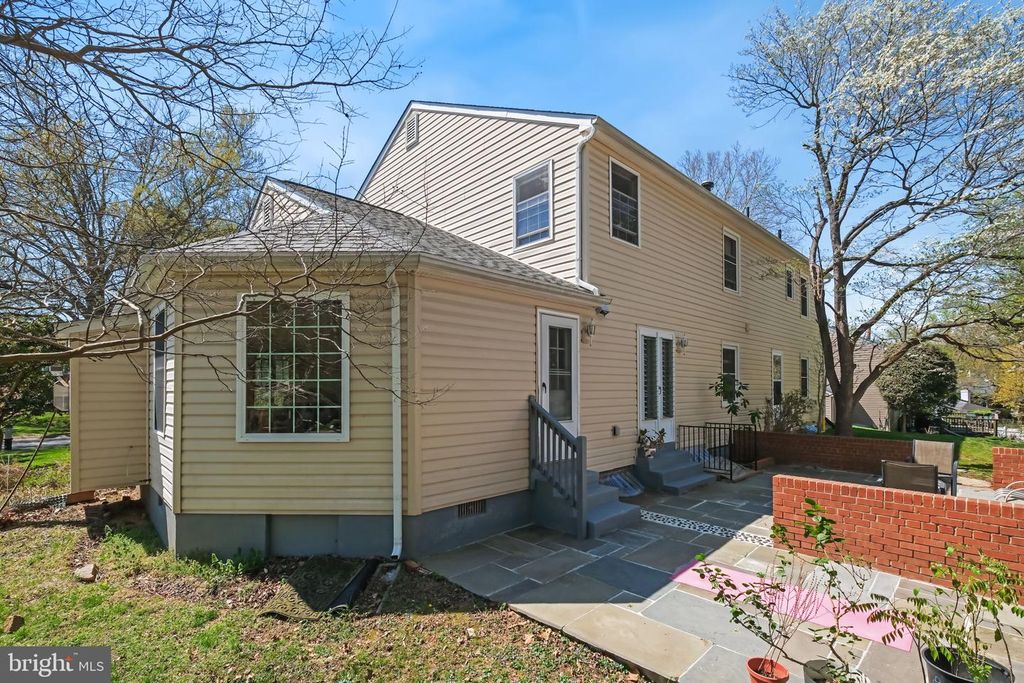 Image 39 of property listing at 11917 REYNOLDS AVE, Potomac, MD 20854