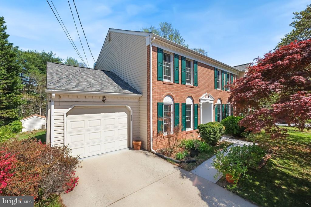 Image 4 of property listing at 11917 REYNOLDS AVE, Potomac, MD 20854