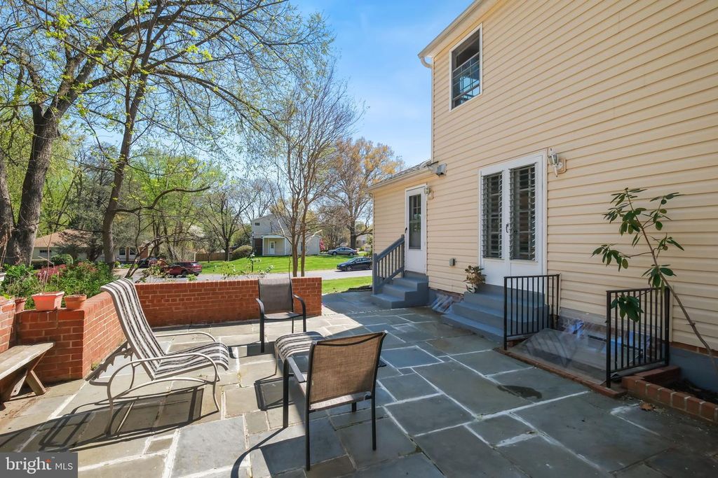 Image 41 of property listing at 11917 REYNOLDS AVE, Potomac, MD 20854