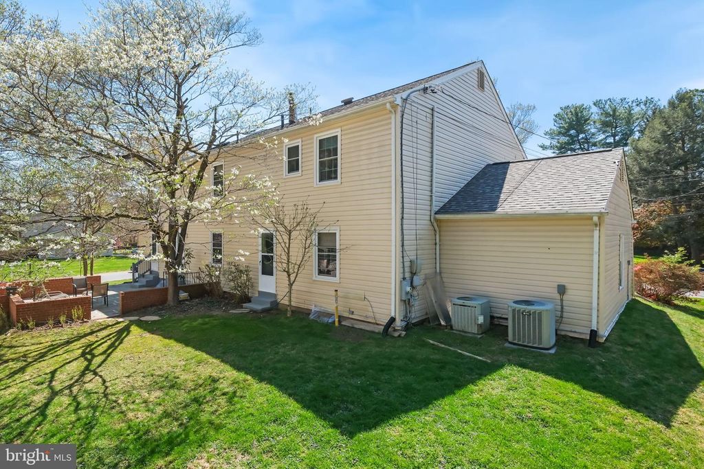 Image 42 of property listing at 11917 REYNOLDS AVE, Potomac, MD 20854