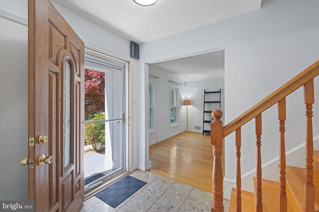 Image 6 of property listing at 11917 REYNOLDS AVE, Potomac, MD 20854