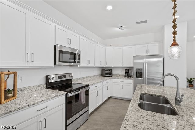 3390 Weston Manor DR, Alva, FL 33920
