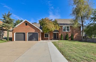1117 West Woodhaven Street, Springfield, MO 65810