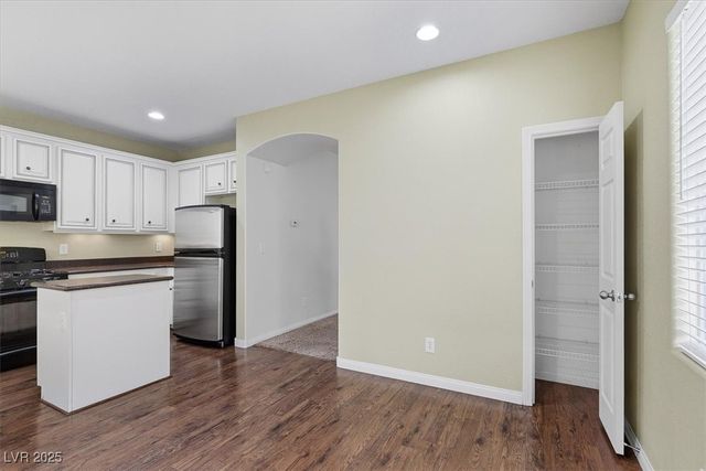 8427 Quarentina Avenue, Las Vegas, NV 89149