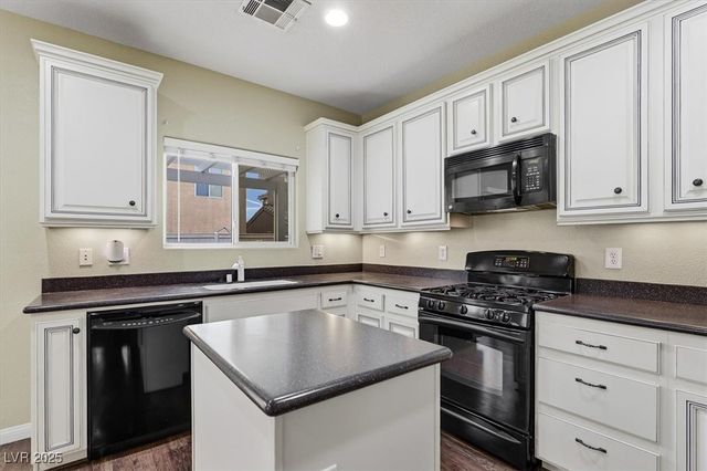 8427 Quarentina Avenue, Las Vegas, NV 89149