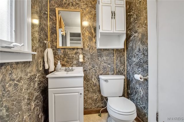 24 Lake Ave, Hamburg, NY 14219