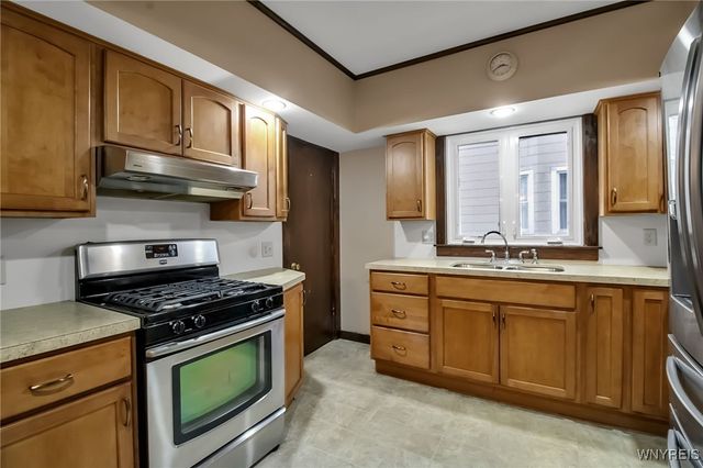 24 Lake Ave, Hamburg, NY 14219