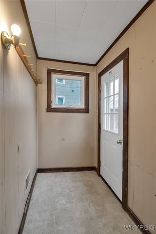 24 Lake Ave, Hamburg, NY 14219