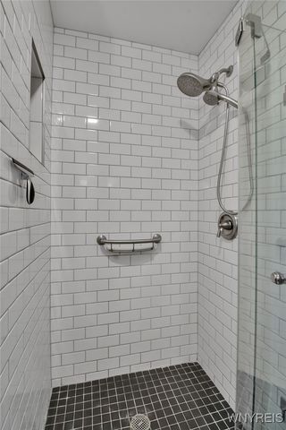 24 Lake Ave, Hamburg, NY 14219