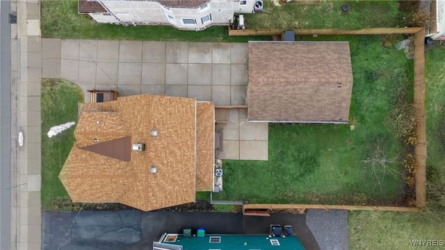 24 Lake Ave, Hamburg, NY 14219